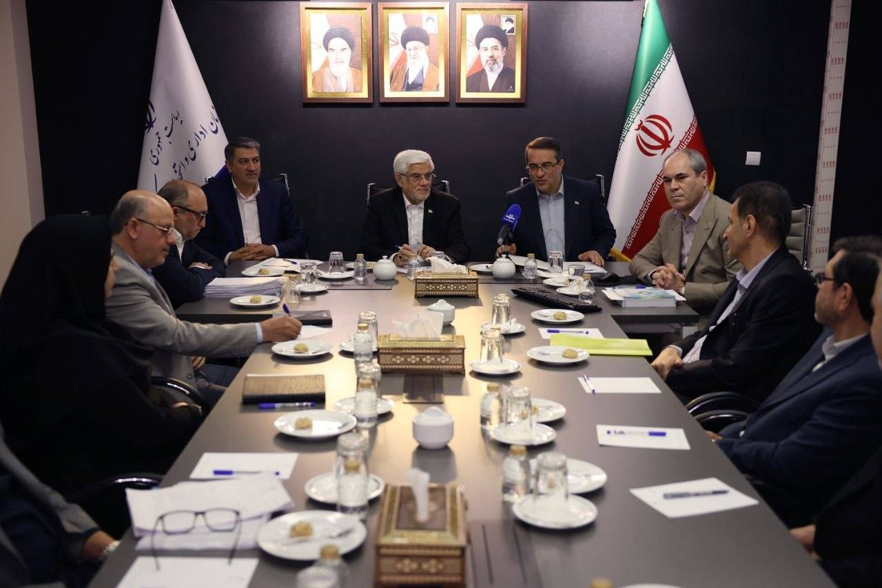 عارف: دولت به دنبال ایجاد آرامش شغلی برای نیروهای شرکتی است 1 آرامش شغلی برای نیروهای شرکتی