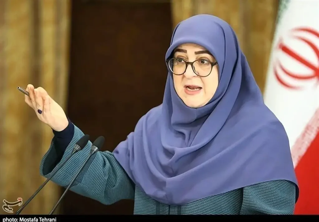 سخنگوی دولت: نیروهای شرکتی باید در جایگاهی به کار گرفته شوند که نیاز اصلی سازمان باشد 10 واگذاری امور به بخش خصوصی ساماندهی نیروهای شرکتی با توجه به تقاضاهایی که وجود دارد و با توجه به موضوعات بودجهای دنبال میشود احتمال تداوم تعطیلی استان ها ساماندهی نیروهای شرکتی دنبال میشود