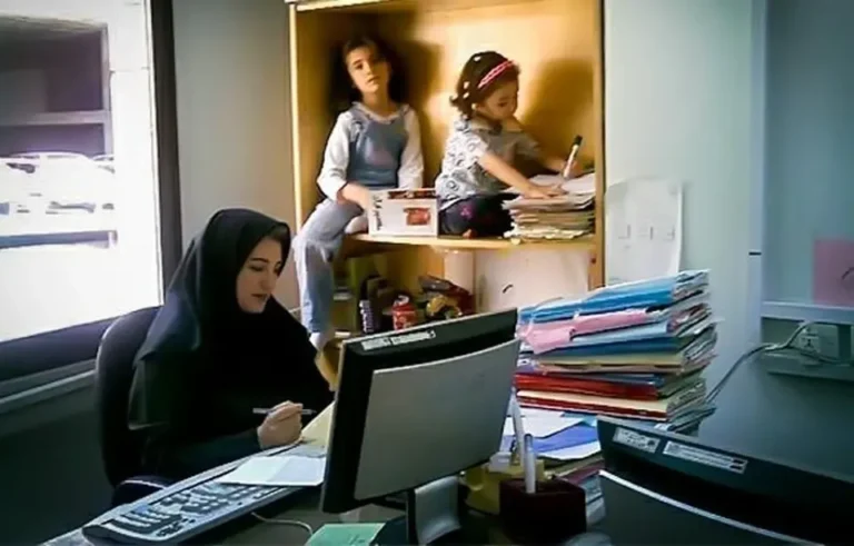 بخشنامه نحوه بازنشستگی مادران شاغل موضوع بند (ت) ماده ۱۷ قانون حمایت از خانواده و جوانی جمعیت بخشنامه کاهش ساعت کار زنان شاغل دستورالعمل بازنشستگی مادران با ۲۰ سال