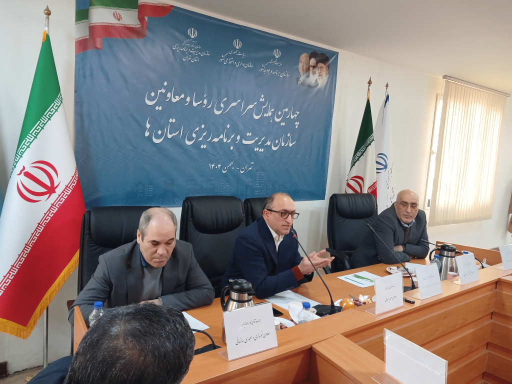 تاکنون هیچ تصمیمی برای تبدیل وضعیت نیروهای شرکتی دستگاهها گرفته نشده است 3 تاکنون هیچ تصمیمی برای تبدیل وضعیت نیروهای شرکتی دستگاهها گرفته نشده است